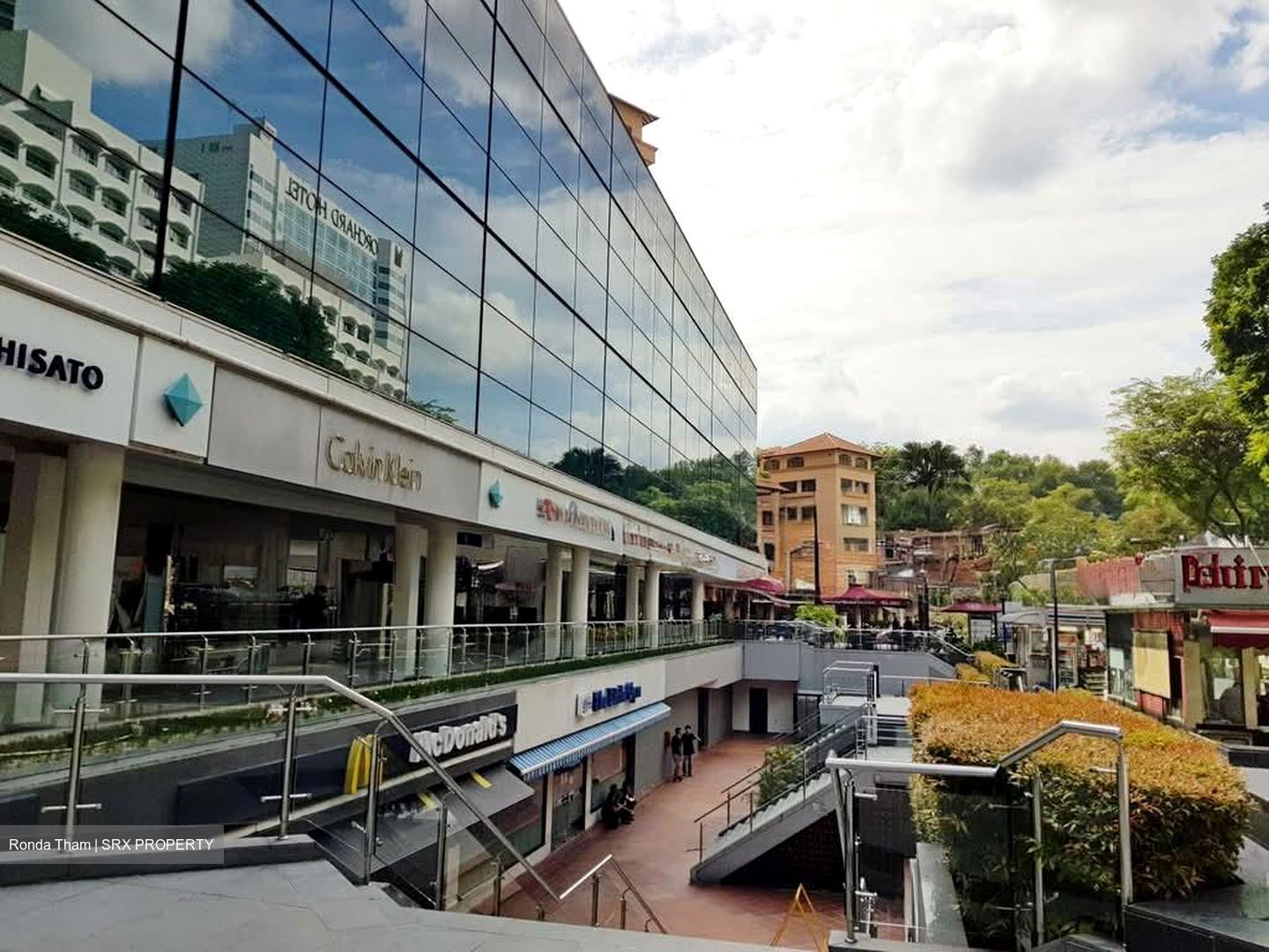 Forum The Shopping Mall (D9), Office #567733921